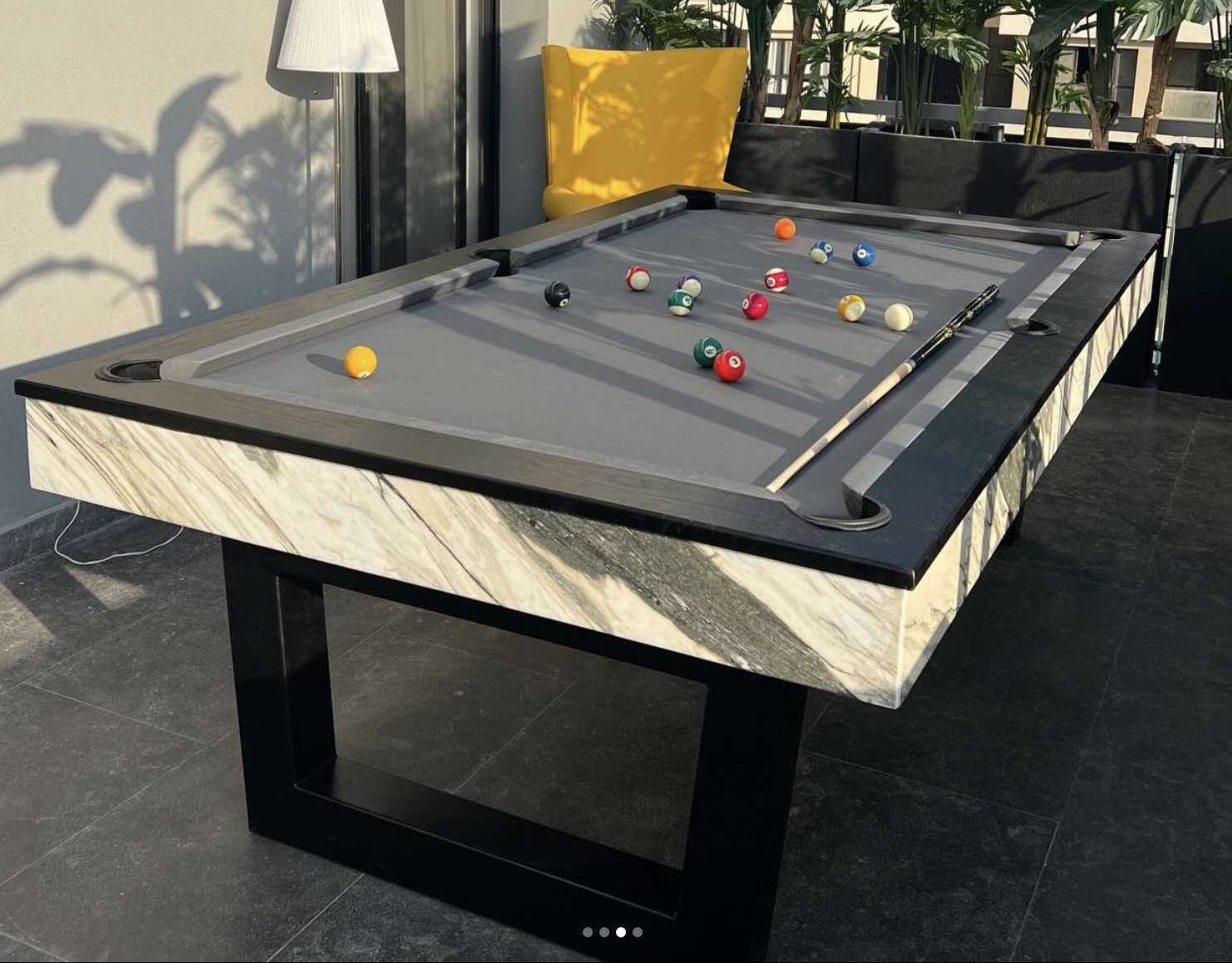 Marble – White Vein, Black Rails, Grey Cloth